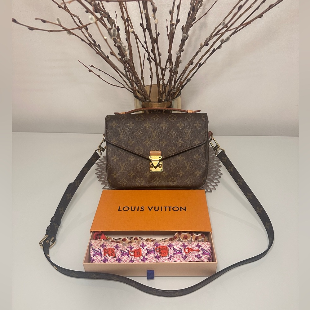 Louis Vuitton Pochette Métis Dark Brown Monogram Crossbody Bag